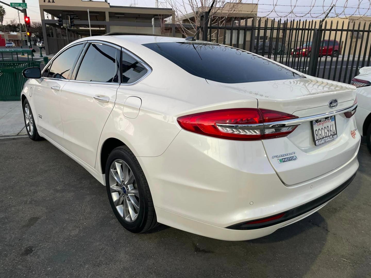 2017 WHITE /BLACK Ford Fusion Energi (3FA6P0PU0HR) , located at 744 E Miner Ave, Stockton, CA, 95202, (209) 944-5770, 37.956863, -121.282082 - PLUS TAXES AND FEES - Photo#10